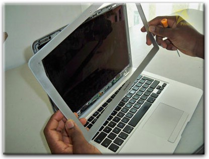 Замена экрана Apple MacBook в Тюмени