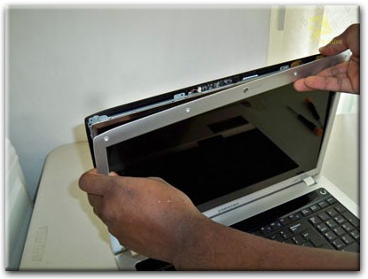 Замена экрана ноутбука Samsung в Тюмени