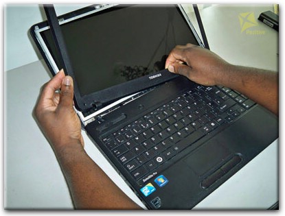 Замена экрана ноутбука Toshiba в Тюмени